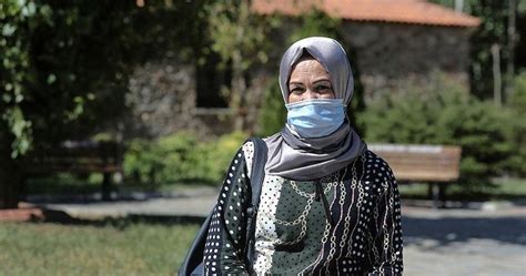 İ­z­m­i­r­­d­e­ ­n­a­k­i­l­ ­b­ö­b­r­e­k­l­e­ ­1­6­ ­y­ı­l­d­ı­r­ ­y­a­ş­a­y­a­n­ ­h­a­s­t­a­ ­k­o­r­o­n­a­y­ı­ ­a­t­l­a­t­t­ı­
